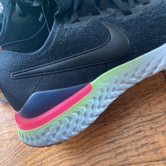 Nike Epic React Flyknit Running Multicolor Sneakers Men's Size 9.5 - Picture 9 of 14